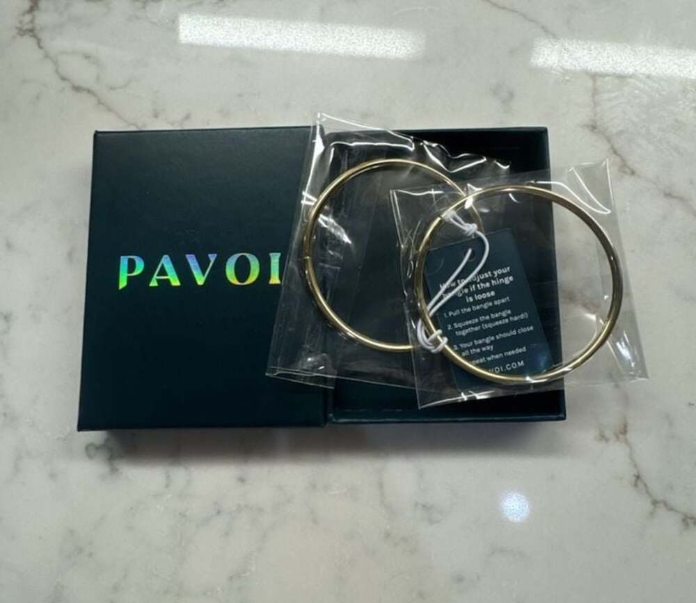 PAVOI 2 Pack Gold Plated Hinged Classic Stacking Bangle Bracelets